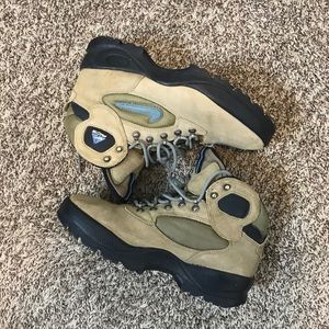 Vintage Nike ACG boot - women’s